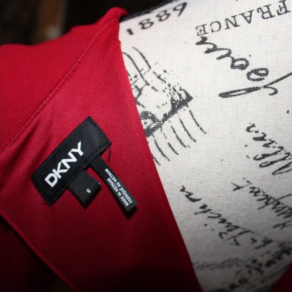 DKNY - Picture 7 of 7